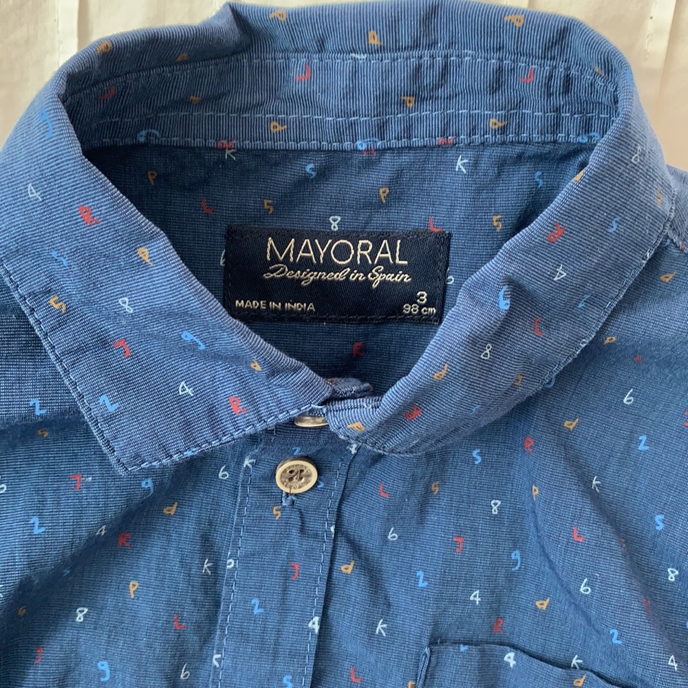 Button down - Picture 2 of 2